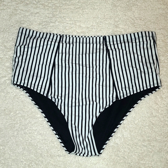 Size 2x plus size women's striped bikini bottoms - Picture 1 of 3